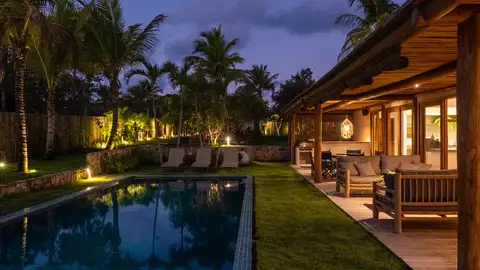 A cozy and bright house in the middle of a tropical garden in Bahia